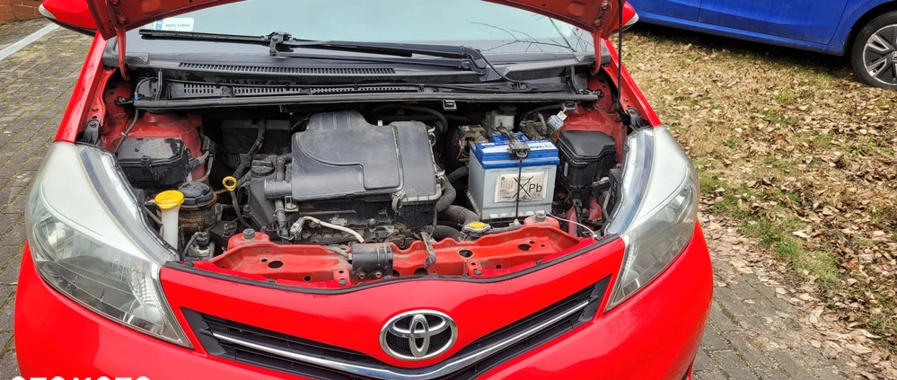 Toyota Yaris cena 17000 przebieg: 225600, rok produkcji 2013 z Ostróda małe 191